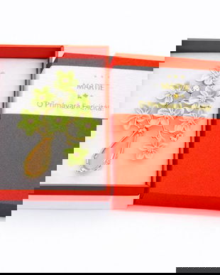 Broșă Mărțișor Vaza cu Flori Verzi