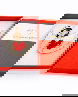 Broșă Mărțișor &Icirc;ngeraș Asistentă cu Inimă Roșie