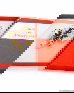 Broșă Mărțișor Fluture Mov cu Perlă