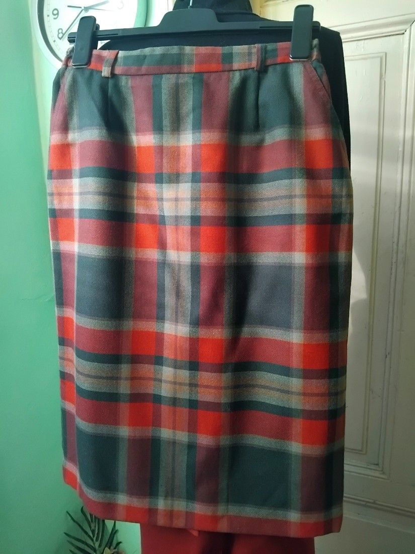 Fusta carouri stofa lana