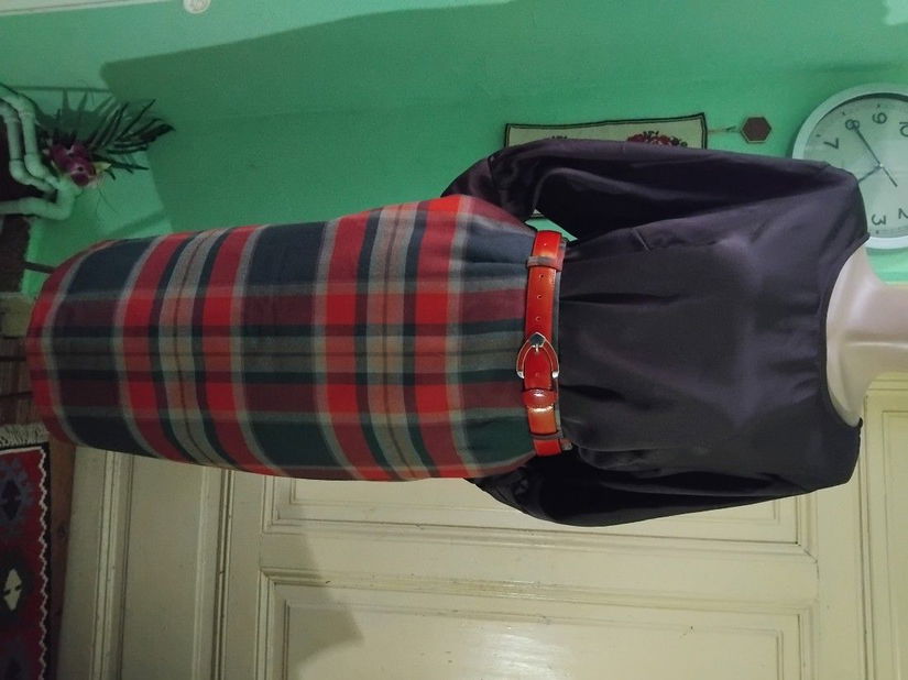 Fusta carouri stofa lana