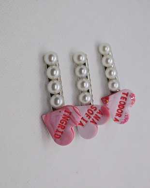 Clama par fetite personalizata cu nume  inimioara din pasta Fimo si perle