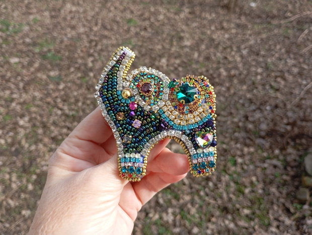 Broșă mărțișor elefant