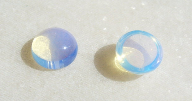 (2 bucati) Opalit cabochon aprox 10x5 mm