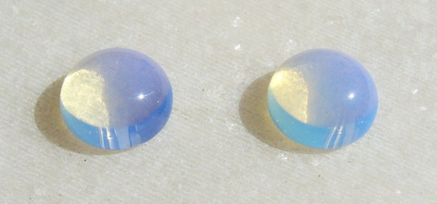 (2 bucati) Opalit cabochon aprox 10x5 mm