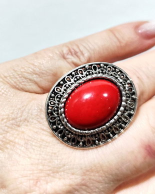 Inel oval cu coral rosu 4610