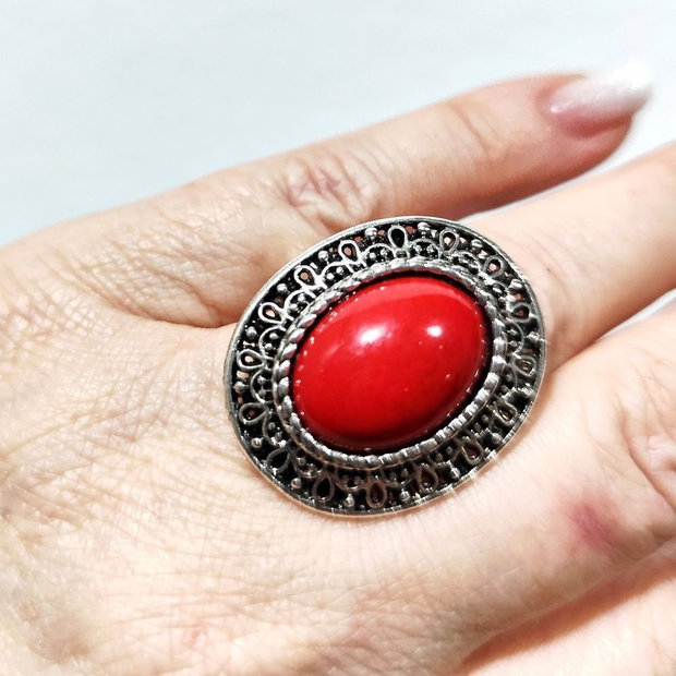 Inel oval cu coral rosu 4610