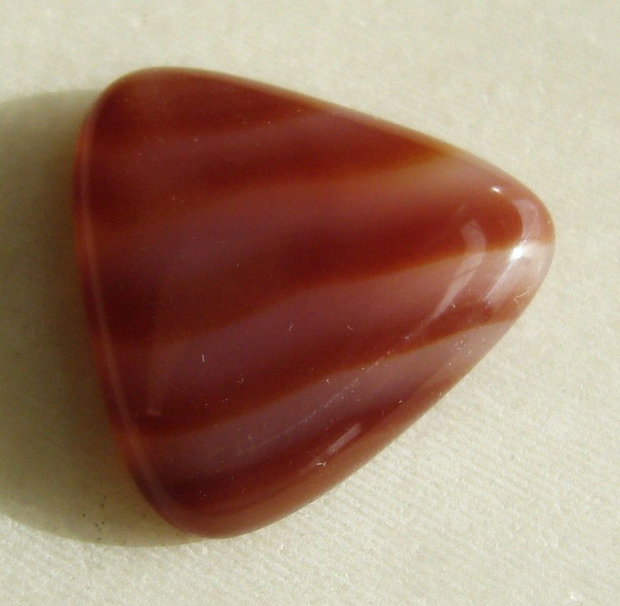 Cabochon triunghiular din agata dungata aprox 25x25x6 mm