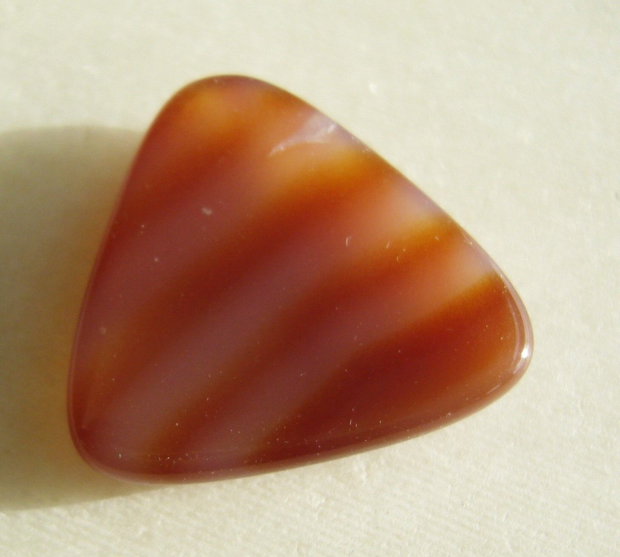 Cabochon triunghiular din agata dungata aprox 25x25x6 mm