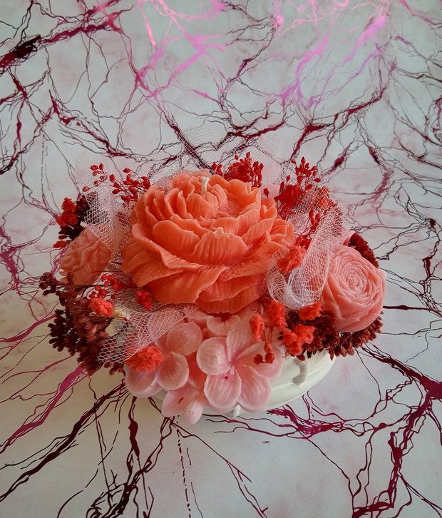 Aranjament floral din lumânări parfumate din ceară de soia handmade, unicat