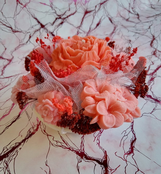 Aranjament floral din lumânări parfumate din ceară de soia handmade, unicat