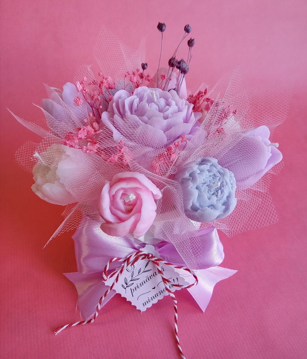 Aranjament floral din lumânări parfumate din ceară de soia handmade, unicat