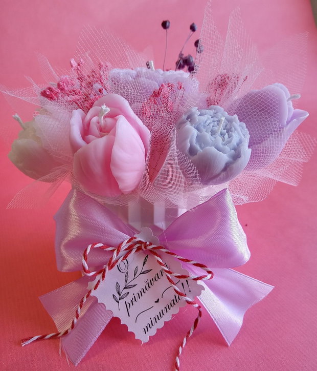 Aranjament floral din lumânări parfumate din ceară de soia handmade, unicat