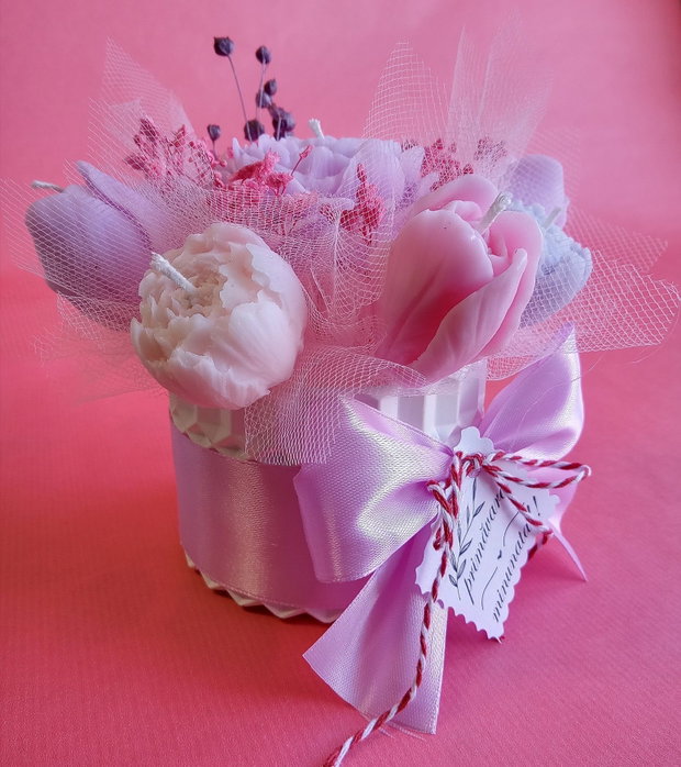 Aranjament floral din lumânări parfumate din ceară de soia handmade, unicat