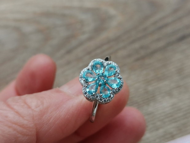 Inel argint si pietre apatit neon blue