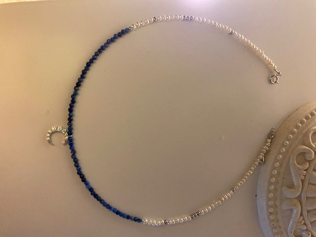 Colier cu perle de cultura, lapis lazuli, toate accesoriile din argint rodiat
