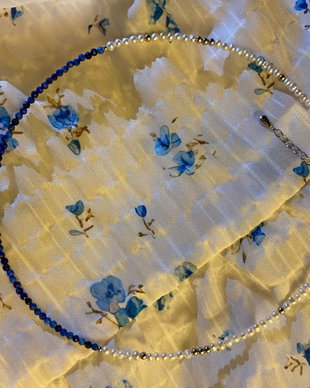 Colier cu perle de cultura, lapis lazuli, toate accesoriile din argint rodiat