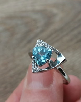 Inel argint si blue topaz