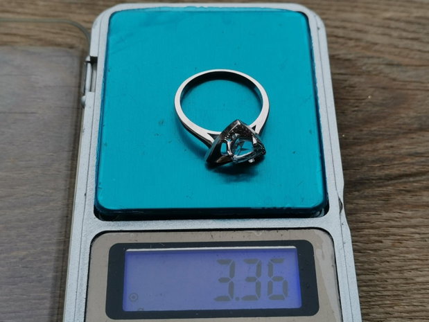Inel argint si blue topaz