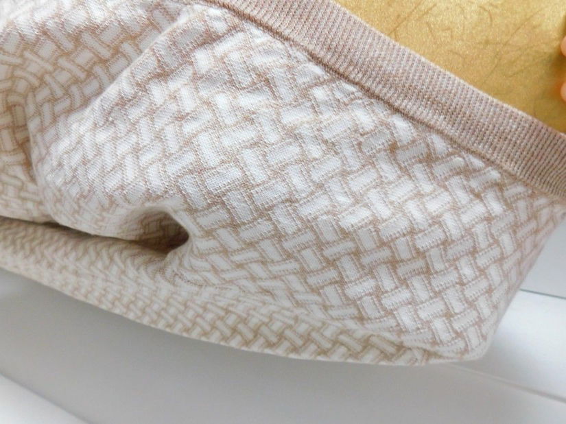 Cardigan nou lux,  brand Drumohr Italia masura  42 - 44 ,  bumbac cu in