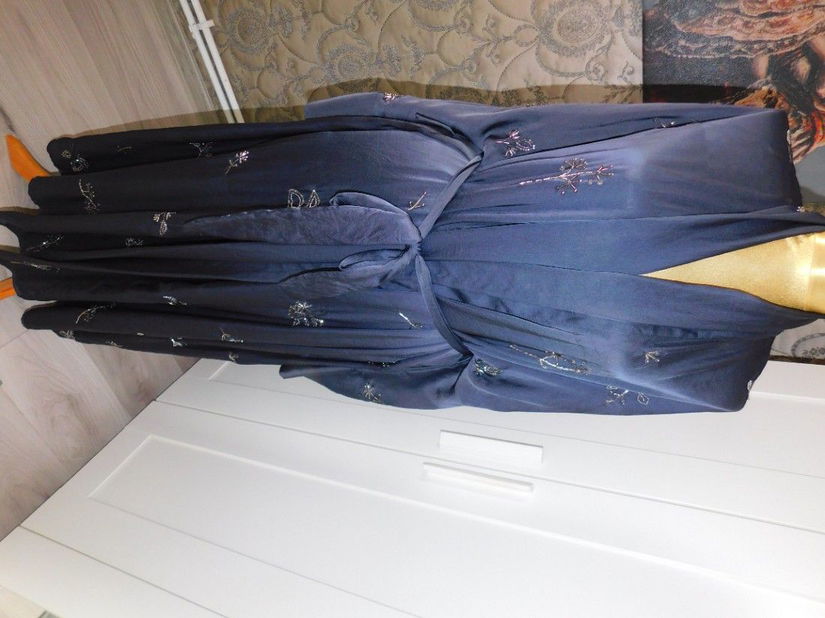 Halat/ neglije. ZARA,  editie limitata  XL,  elemente  decor  aplicate manual  deosebit, elegant, rafinat