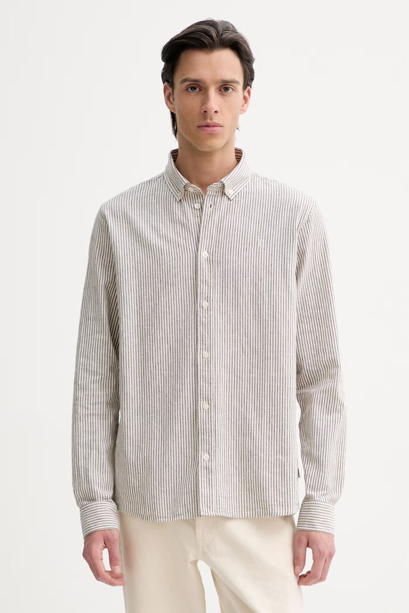 Les Deux cămașă cu in Konrad