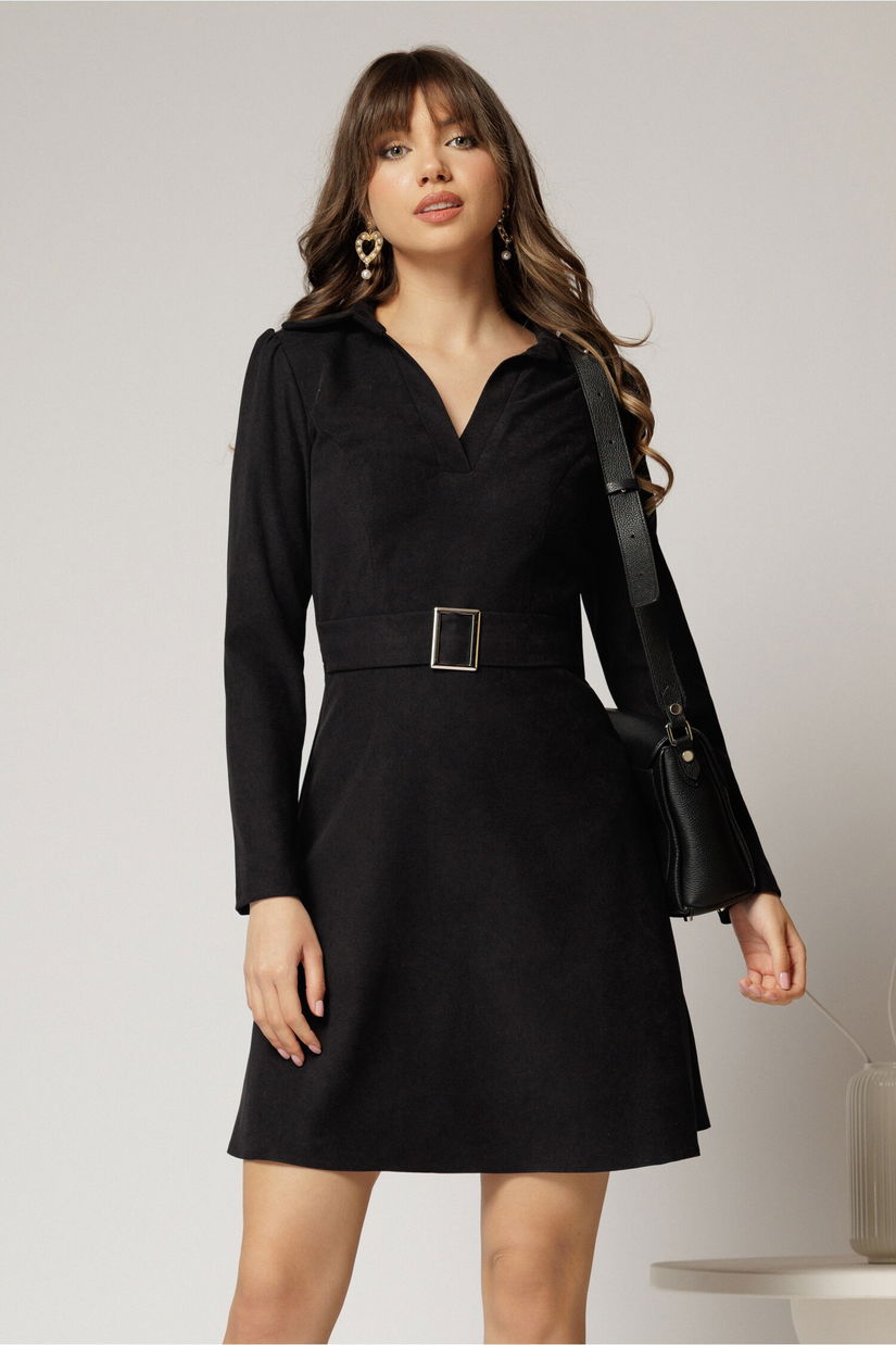 Rochis scurta neagra din catifea reiata si catarama in talie