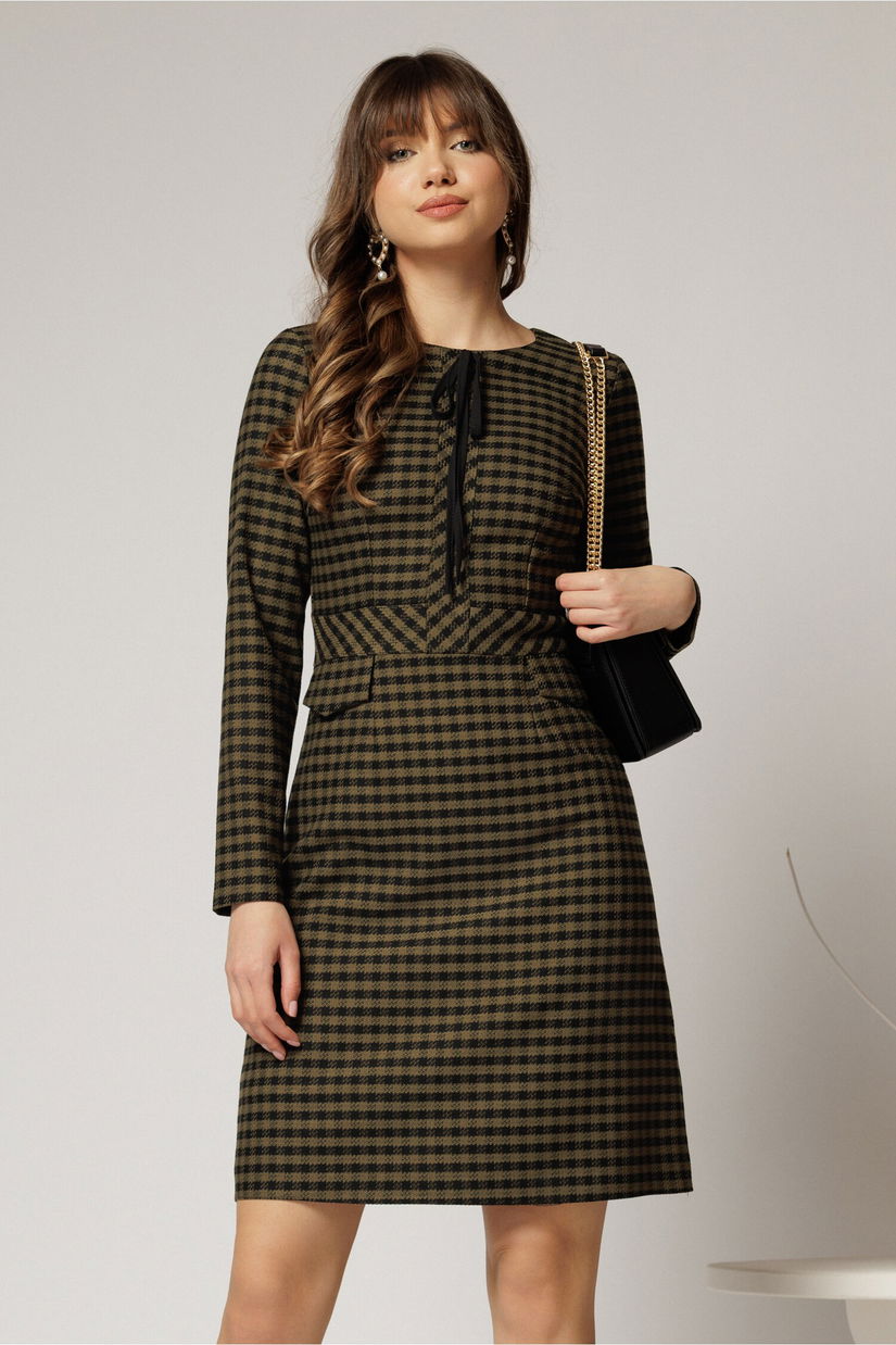 Rochie scurta kaki cu carouri negre snur la guler si fusta tip A