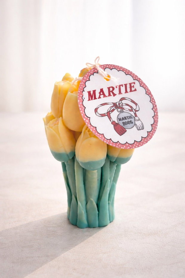 Lumânare buchet lalele galbene din ceară de soia, martisor elegant, cadou 8 Martie, decor primăvară