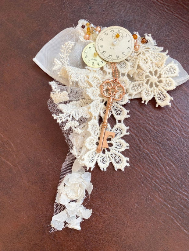 Jabou elegant cu accesorii vintage・Bijuterie unicat・Jabou cu dantela