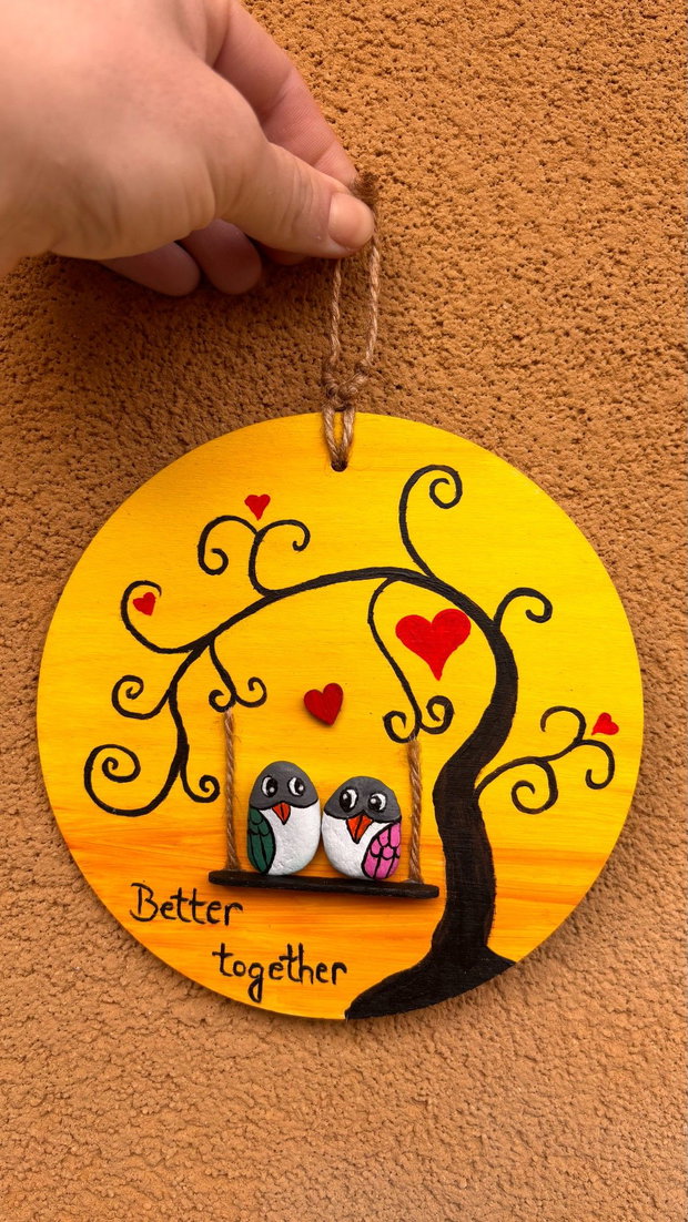 Tablou Better Together Cuplu Pictură pe Lemn și Pietre de Râu (15 cm)