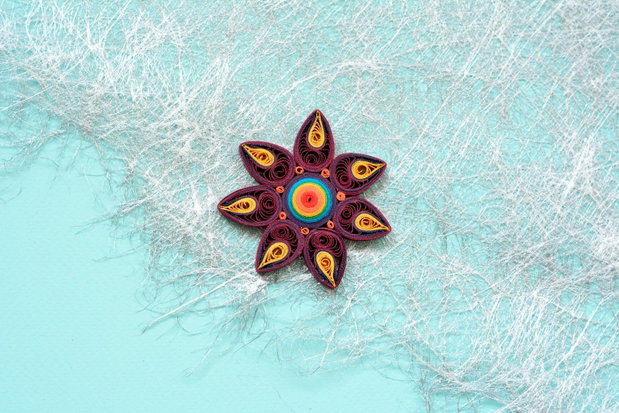 Broșă: Floare/ Mandală