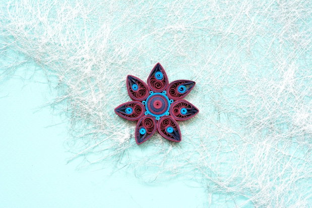 Broșă: Floare/ Mandală
