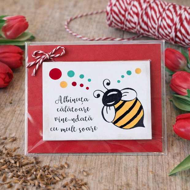 Martisor cu magnet albinuta pictat manual cu mesaj