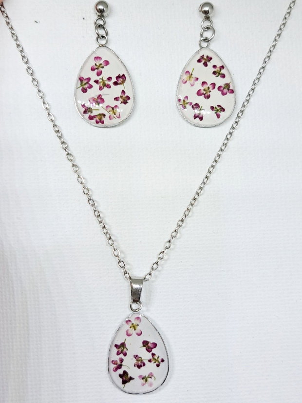 Set de bijuterii din rășină cu flori naturale de alyssum