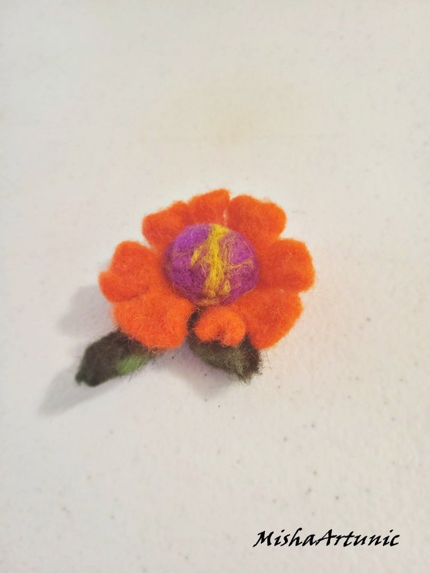 Brosa - Floare impaslita