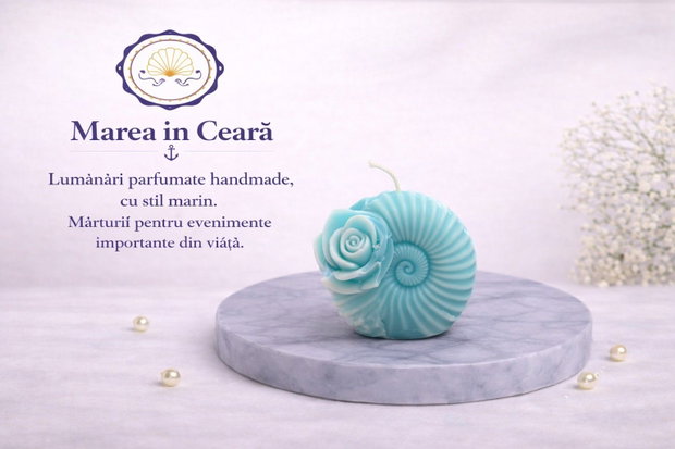 Lumânare decorativă scoică turcoaz cu trandafir ceară de soia, handmade