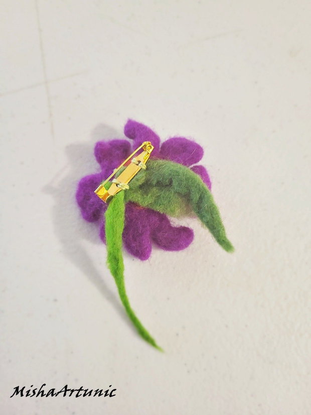 Brosa - Floare impaslita