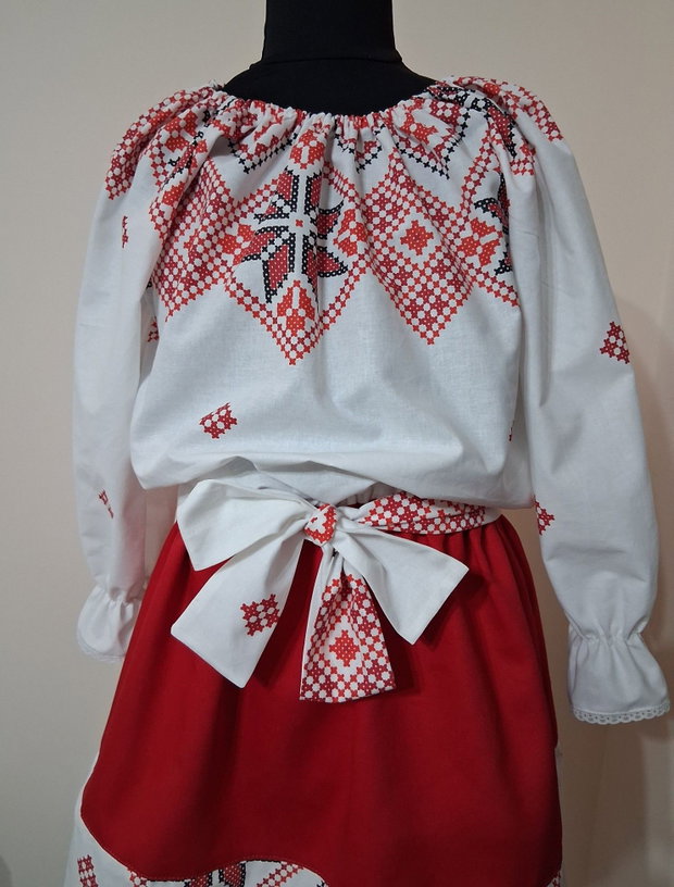 Rochie - costum traditional fetite