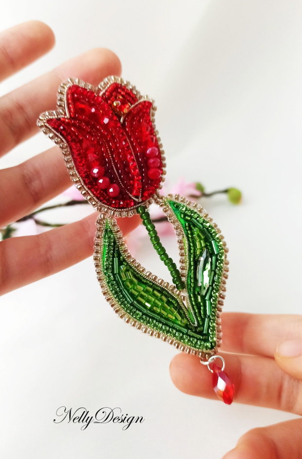 Lalea- Brosa broderie manuala