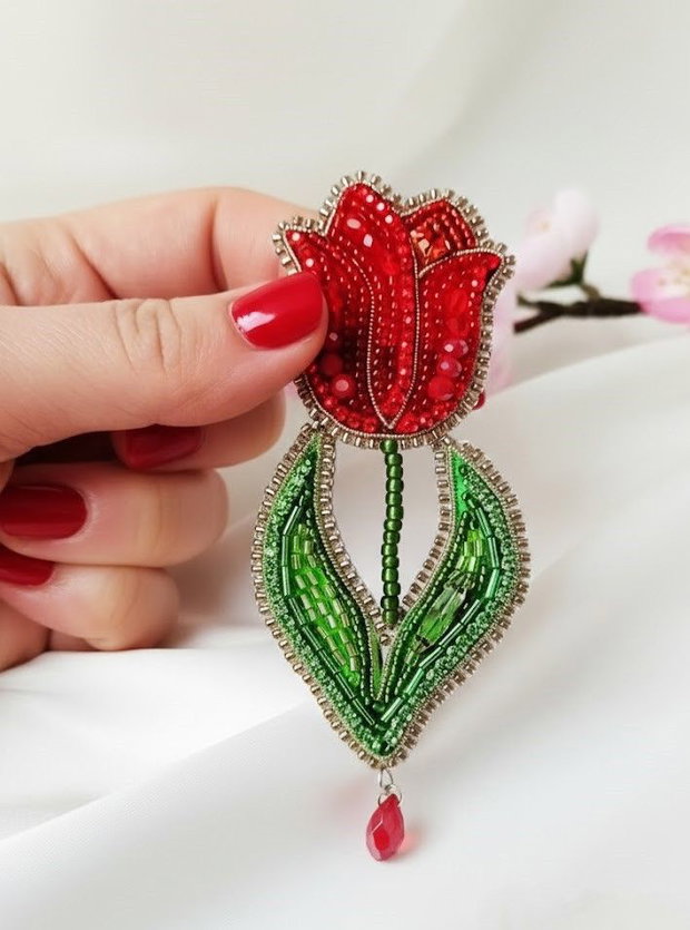 Lalea- Brosa broderie manuala