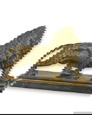 Leu-statueta din bronz cu un soclu din marmura