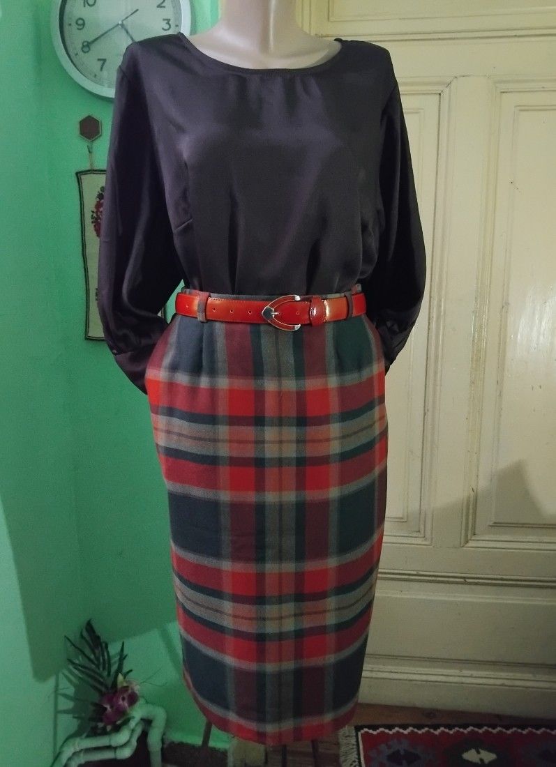 Fusta carouri stofa lana