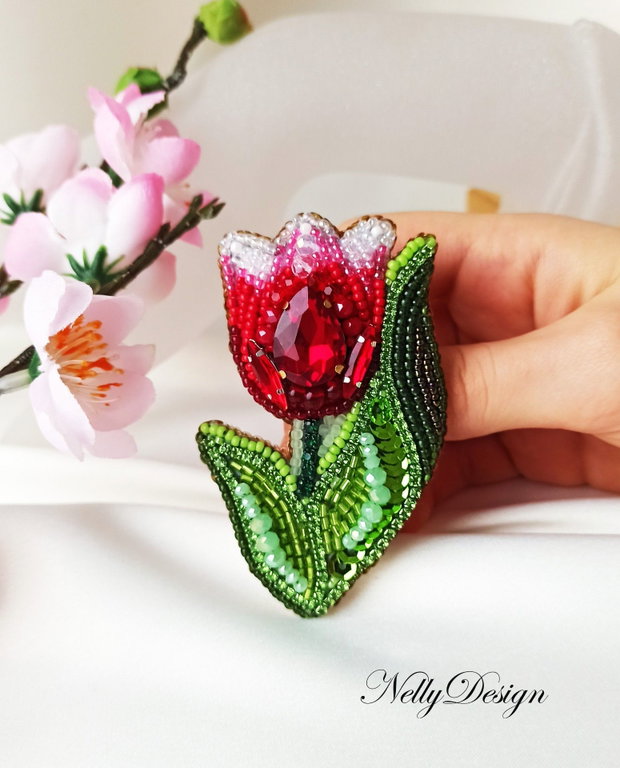 Lalea - Brosa broderie manuala