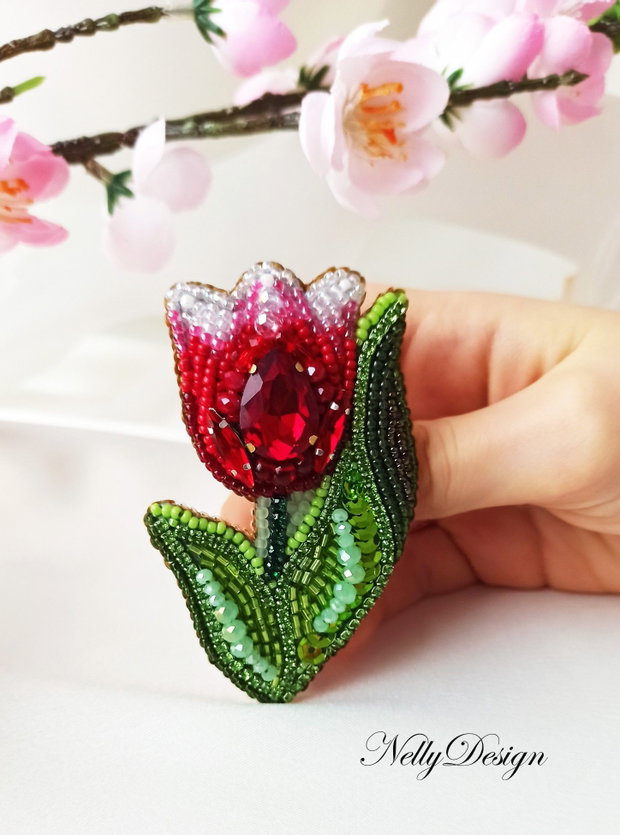 Lalea - Brosa broderie manuala
