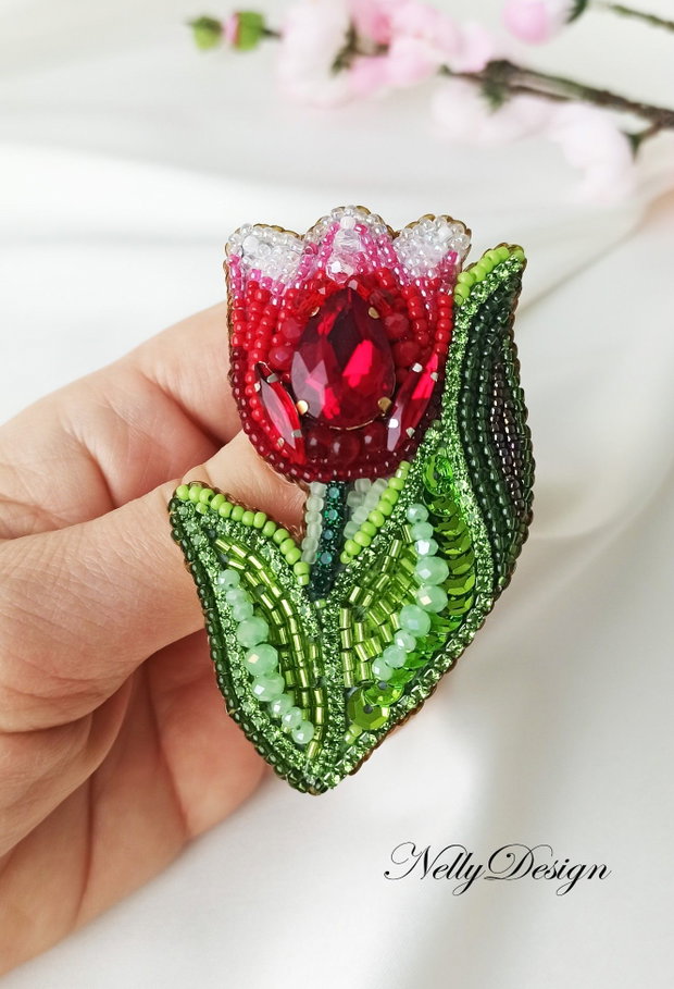 Lalea - Brosa broderie manuala