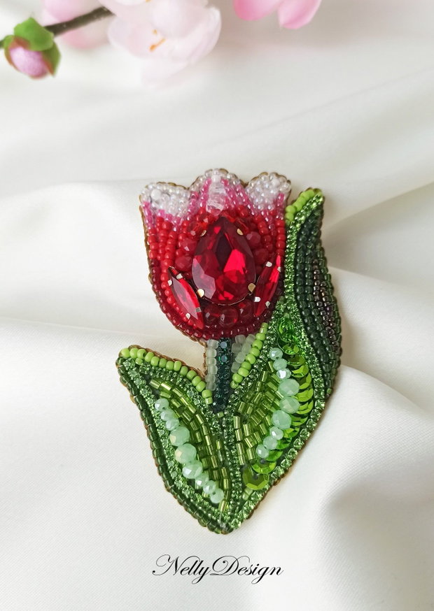 Lalea - Brosa broderie manuala