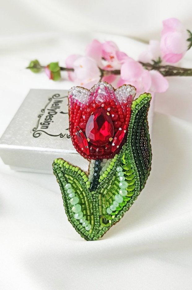 Lalea - Brosa broderie manuala