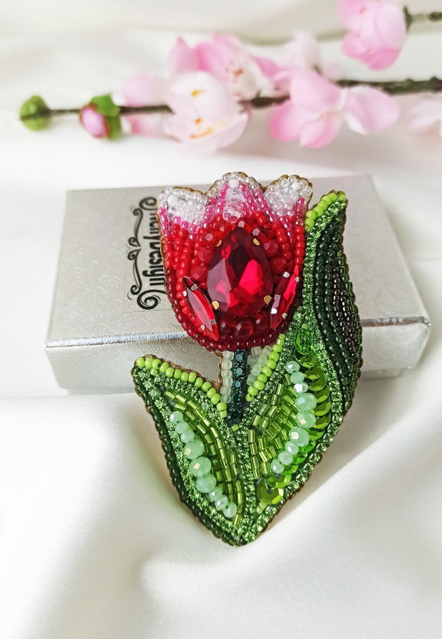 Lalea - Brosa broderie manuala