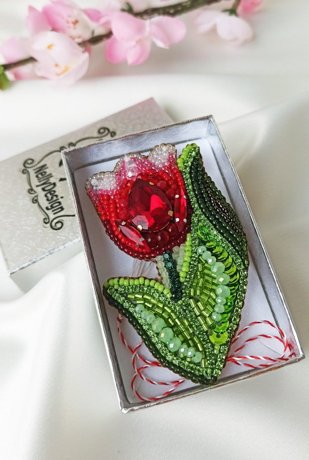 Lalea - Brosa broderie manuala